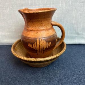 Photo of Lot 126, vintage pottery, pitcher, and bowl set Lot 126, vintage pottery, pitche