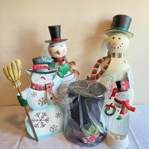 Photo of LOT 227J: Snowmen Themed Collection
