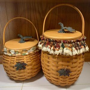 Photo of LOT 264R: Longaberger Baskets w/Wooden Lids