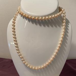 Photo of 1960s Glass Bead Faux Pearl Necklace