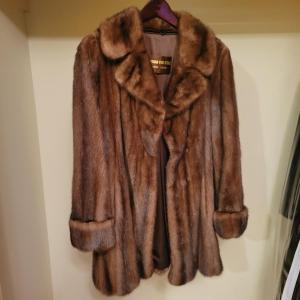 Photo of Siberian Fur Store Mink Coat Sz 6 (E-DW)