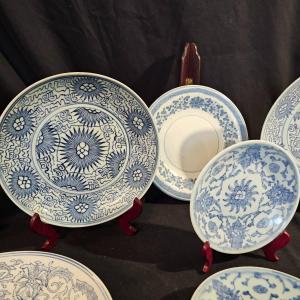 Photo of Vintage Chinese Plates & Wooden Stands  (DR-JS)