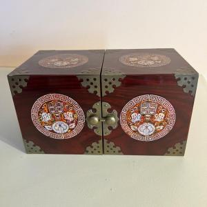 Photo of Chinese Lacquered Wood Trinket Box w/ Mother of Pearl, Brass Accents