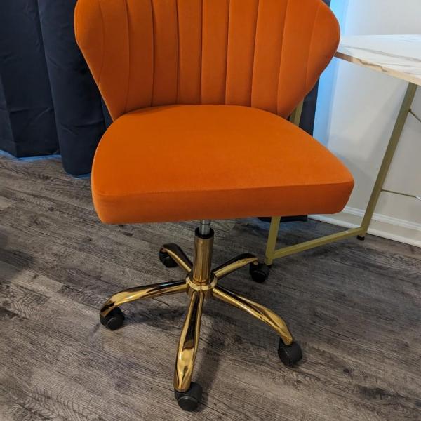 Photo of Office Chair & Desk
