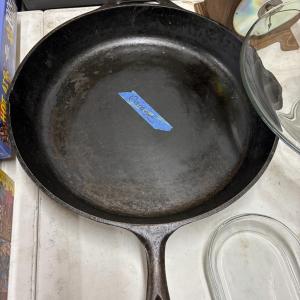 Photo of 1990 lodge 14 inch skillet USA