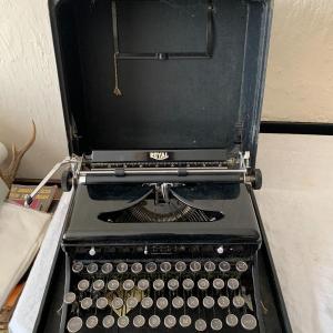 Photo of 1930s Royal Portable Typewriter in Case