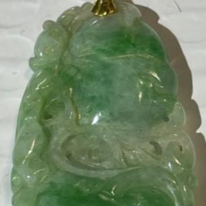 Photo of Vintage 18K+ Gold Bale Apple Green Jade Carved Pendant Preowned from an Estate. 