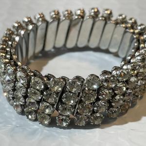 Photo of Vintage Mid-Century Rhinestone Stretch Bracelet in VG Preowned Condition Smaller