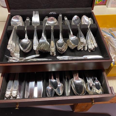Photo of 150 piece collection of International  deep silver silverware