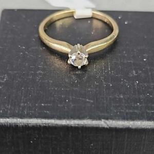 Photo of 10kt Gold Diamond Ring (Size 6.5)