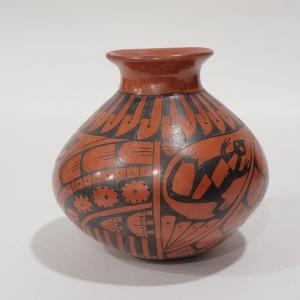 Photo of Small Native American Hnadmade vase