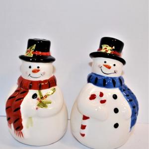 Photo of Snowmen with Black Hats with Holly Sprig 4"