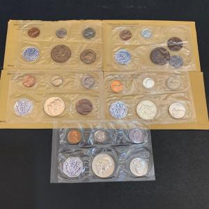 Photo of LOT 129: Set of 5 - 1961 Coin Proof Sets, U.S. Mint, Philadelphia