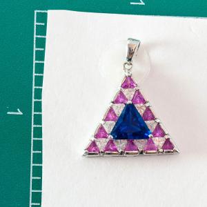 Photo of SS triangle pendant 