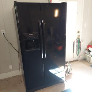 Photo of Frigidaire Side By Side Refrigerator (G-BBL)
