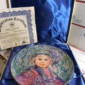 Photo of Edna Hibel "La Contessa Isabella" Collectors Plate the Nobility of Children 1st 