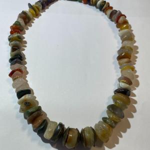 Photo of Vintage 16" Agate/Quartz Bright Color Chip Bead Choker Necklace in Good Preowned