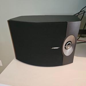 Photo of Pair of Bose 301 Series V Speakers (BLR-DW)