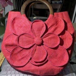 Photo of Mar Y Sol Straw Flowered Handbag w/Wood Handles Handmade in Madagascar in Hardly