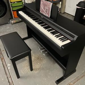 Photo of Yamaha Digital Piano. Only Excellent Conditiona! Looks New Also!
