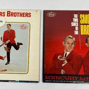 Photo of lot of 2 SMOTHERS BROTHERS vintage vinyl record albums