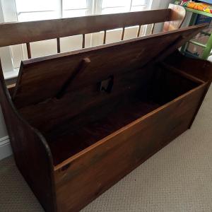Photo of Storage bench/toy box/hope chest