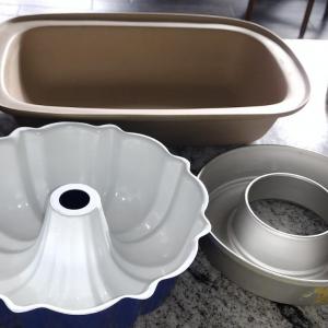 Photo of Pampered Chef and bundt pans