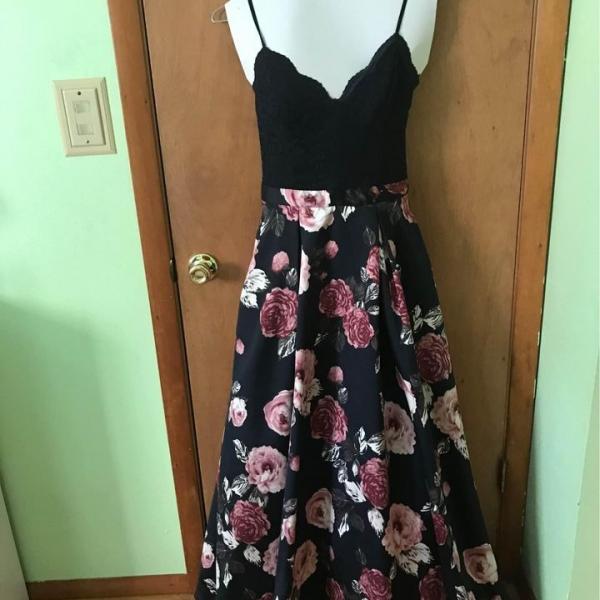 Photo of PROM Windsor Dress Size 7/8