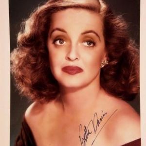 Photo of Bette Davis signed portrait photo 
