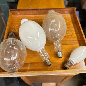 Photo of Lot of 4 large lightbulbs