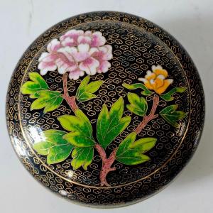 Photo of Chinese Cloisonné Round Box