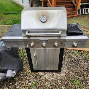 Photo of KitchenAid Gas Grill 3 Burner with tank