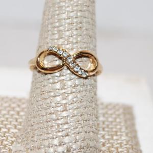 Photo of Size 8 ¾ "Infinity" Style Gold Tone Design Ring with 9 Accent Stones (2.9g)