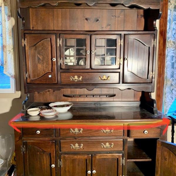 Photo of Pine drinking room Hutch