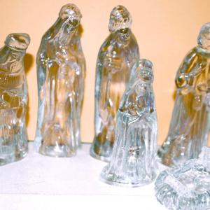 Photo of CHRISTMAS All Glass Nativity Figurines Set - 6 Pieces