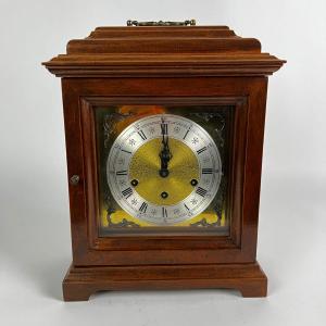Photo of 1123 Vintage Urgos German UW6/36 Bracket Mantle Clock