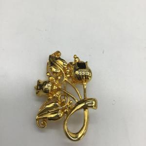 Photo of Gold texture rose pin