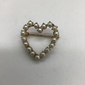 Photo of Pearl heart pin