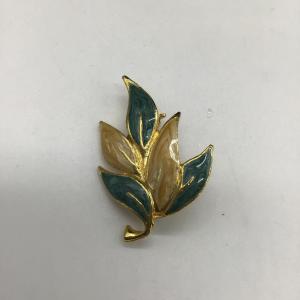 Photo of Leaf design pin