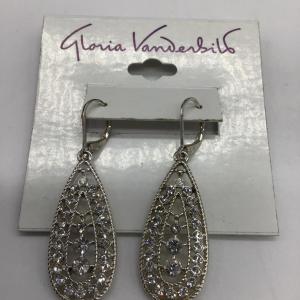 Photo of Gloria Vandersil earrings