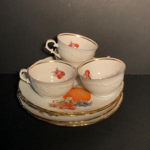 Photo of LOT 334P: Vintage Bavaria China Snack Plates w/ Tea Cups (4)
