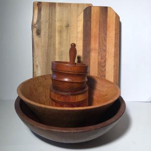 Photo of LOT 326L: Wooden Kitchen Collection - Mortar and Pestle, Bowls & Cutting Boards