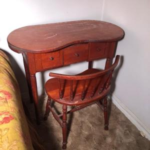 Photo of LOT 316U: Antique / Vintage Kidney Shaped Desk & Chair