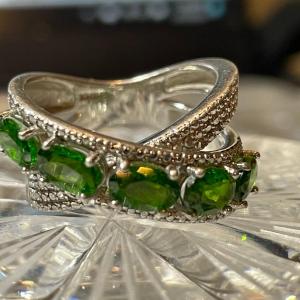 Photo of Vintage Estate Sterling Silver .925 Green Stone Ring Size 7 in Good Preowned Con