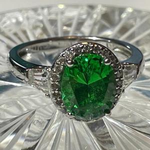 Photo of Vintage Estate .925 Sterling Silver Green Stone CZ Ring Size 8 in Very Good Preo