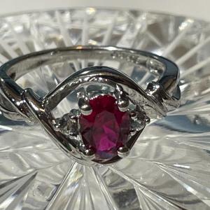 Photo of Vintage Estate .925 Sterling Silver Red Stone CZ Ring Size 7 in Very Good Preown