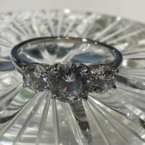 Photo of Vintage Estate Sterling Silver .925 3-Stone CZ Ring Size 8.75 in Very Good Preow