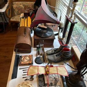 Photo of AMAZING Estate Sale in Rogers, AR! Tons of Antiques!