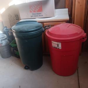 Photo of TWO 32 GALLON OUTDOOR GARBAGE CAN, 1 ON 2 WHEELS