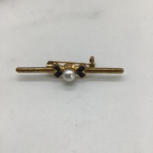 Photo of Gold plated pearl brooch